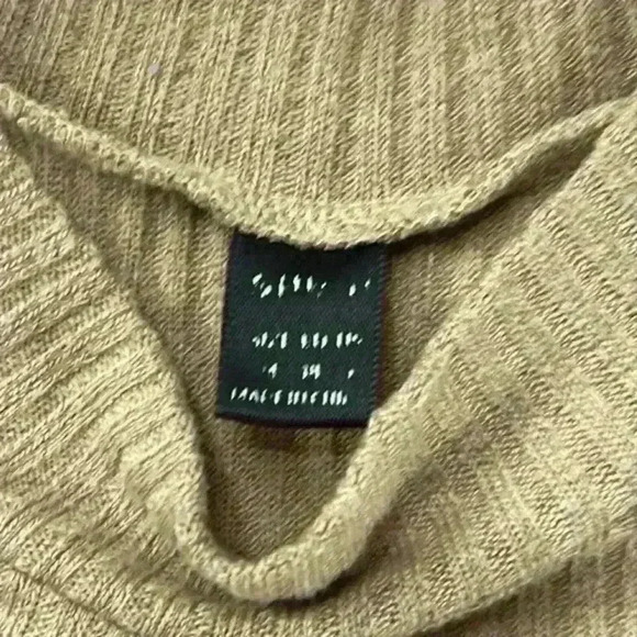 Bundle 3 - 2 Cropped Y2K Casual Basic High neck Shirts + 1 Spaghetti Strap - Picture 11 of 12